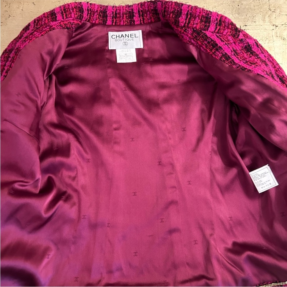 Chanel 1995 Tweed Jacket - Picture 8 of 15